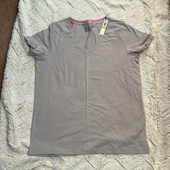 NWT HUE Sleep Top Size Medium - Picture 1 of 3